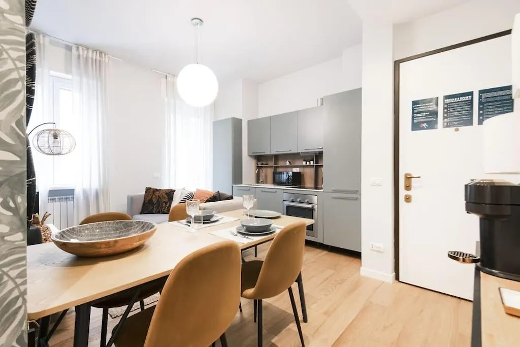 Easylife - Stunning Apartment In Repubblica 밀라노 0*,  이탈리아