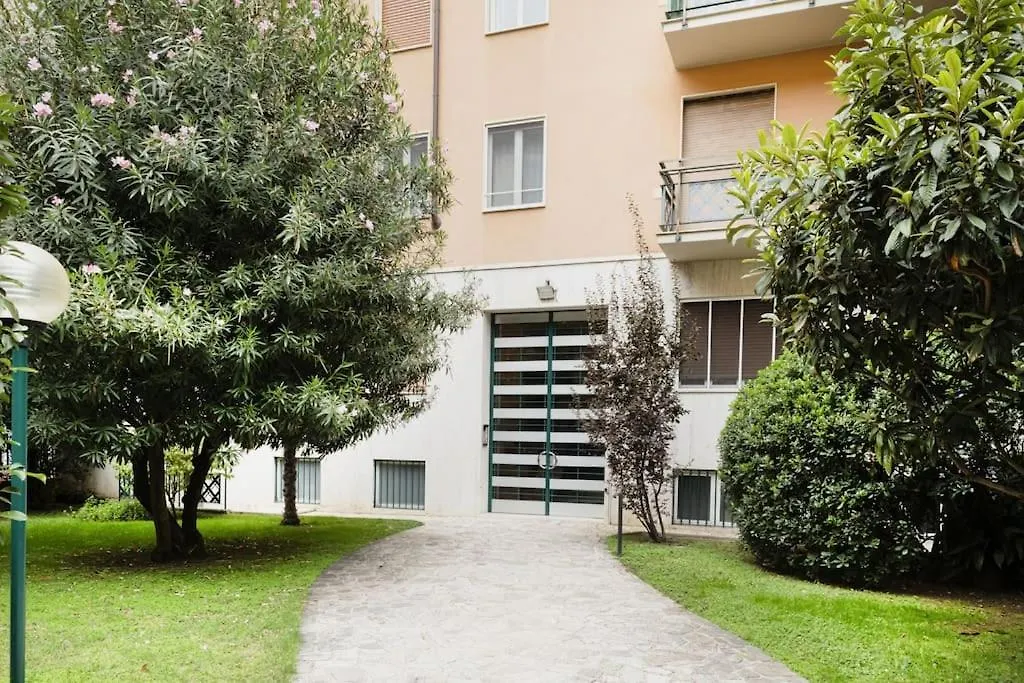 Easylife - Stunning Apartment In Repubblica 밀라노